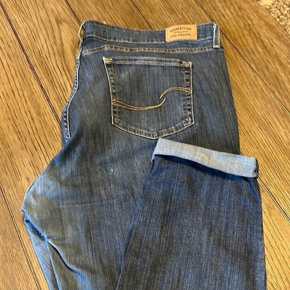 SIGNATURE Levi Strauss Mid Rise Boyfriend 22-W36 - Picture 1 of 3